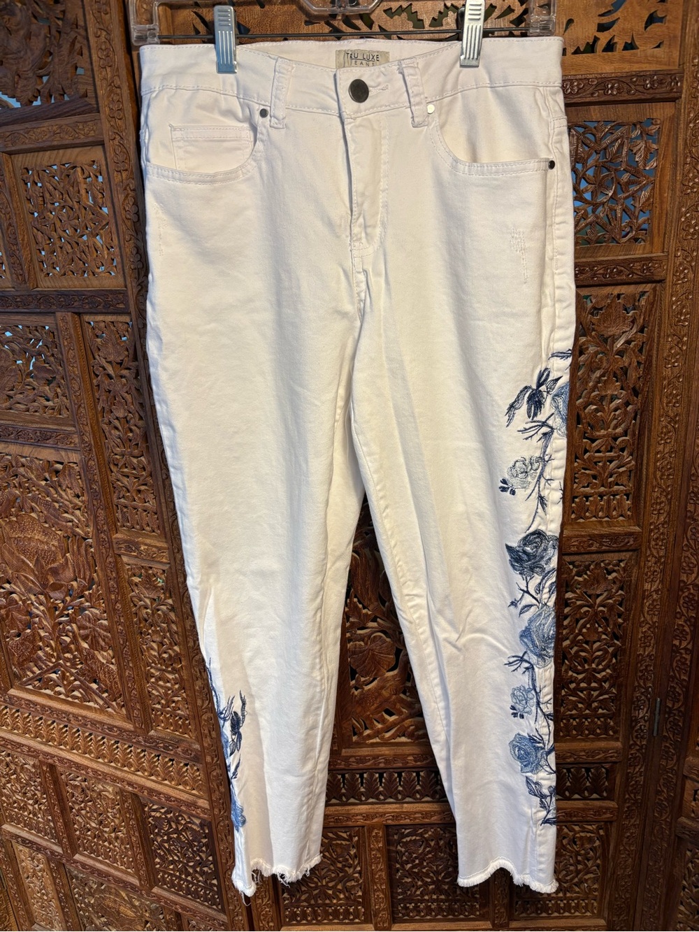 Tru Luxe Jeans White Ankle Jeans with Blue Floral Embroidery